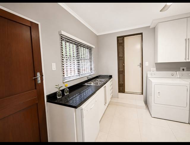 5 BEDROOM HOUSE FOR SALE IN THREE RIVERS EAST